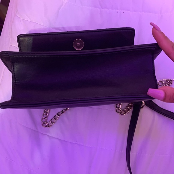 GUESS leather mini chain charm purse - Picture 4 of 4